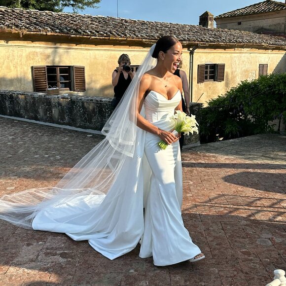 Beautiful Jane Hill Huntleigh wedding dress size 2 in perfect condition